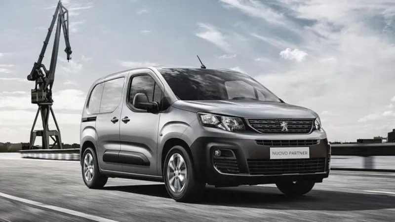 Peugeot Partner a noleggio a lungo termine a Torino · Dionisi Rent&Service · dionisigroup.it